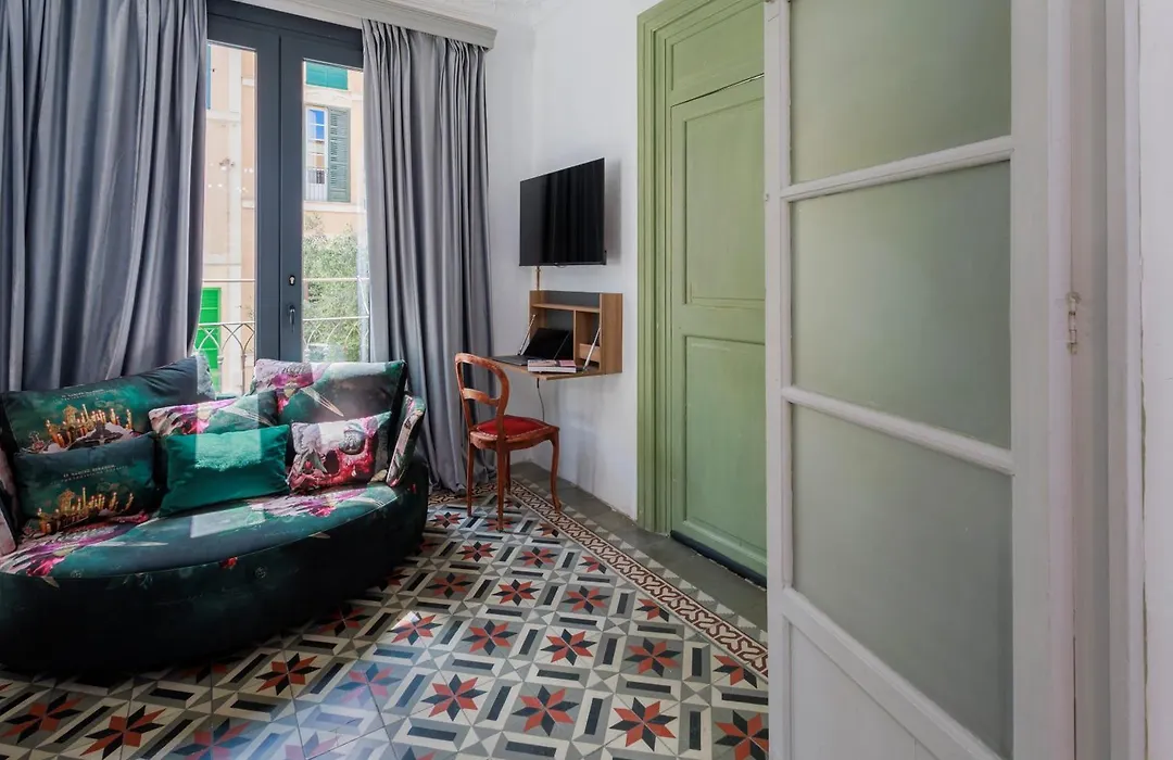 Dog Admiral - Urban Guest House-1